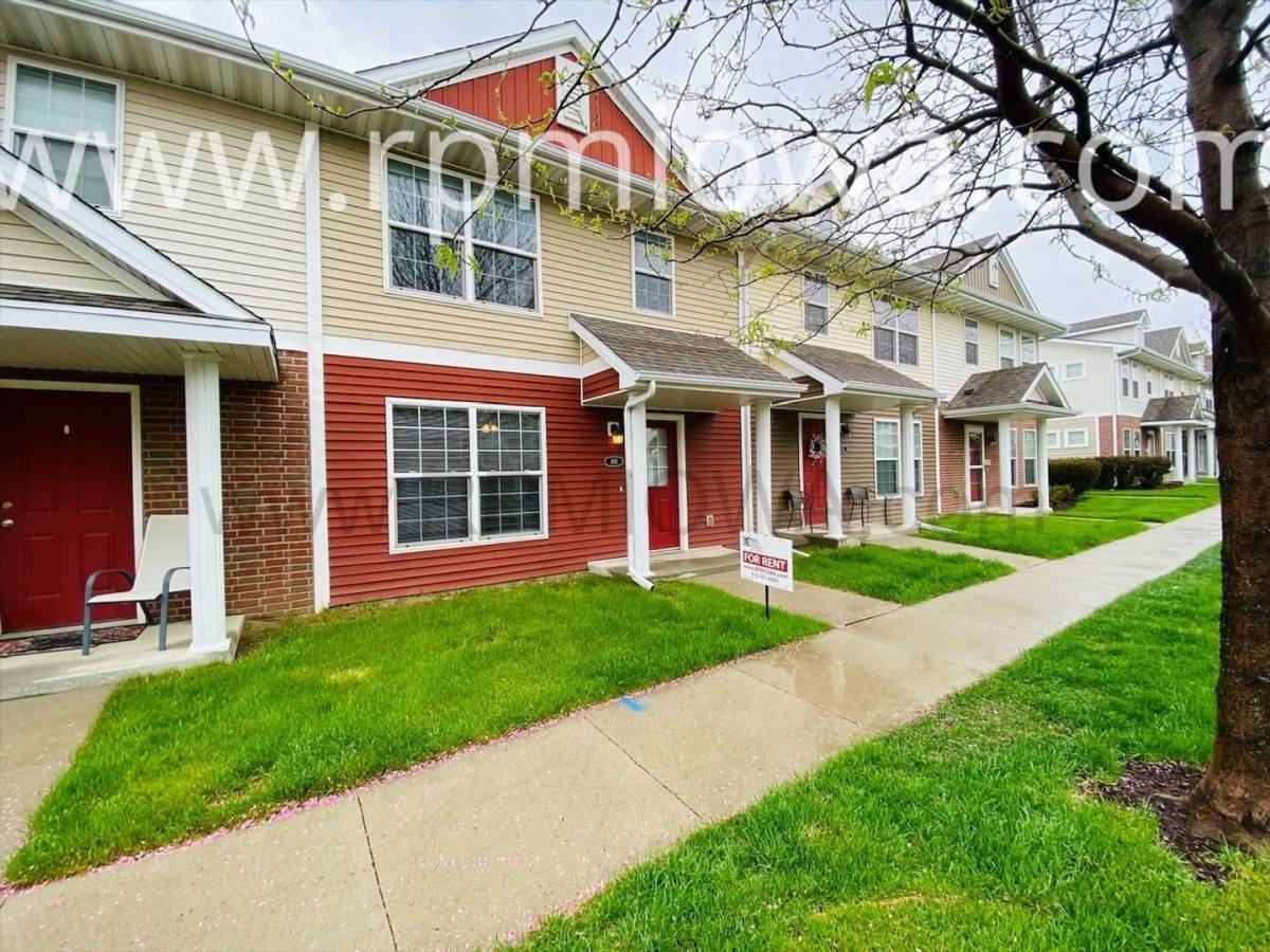 Townhouse for rent at 9065 Greenspire Dr, West Des Moines, IA 50266