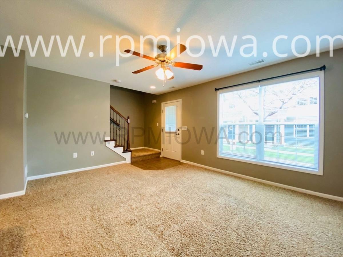 Townhouse for rent at 9065 Greenspire Dr, West Des Moines, IA 50266
