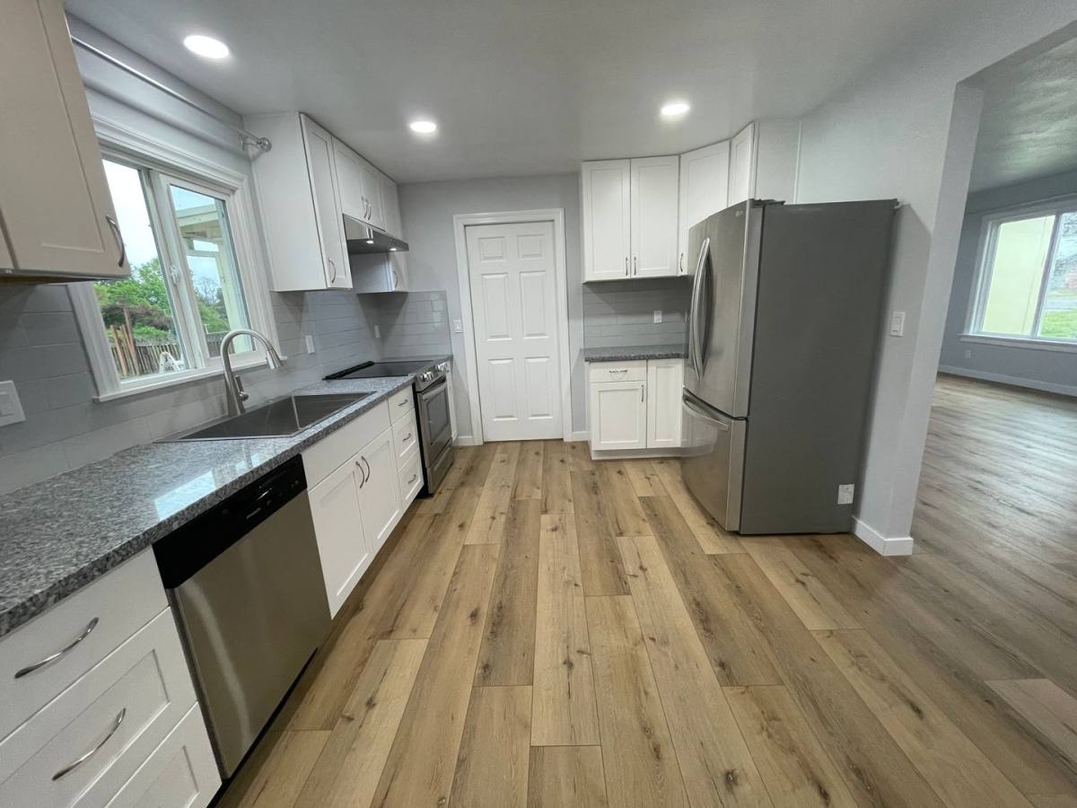 Apartment for rent at 148 & 1 2 Winema Way, Medford, OR 97501