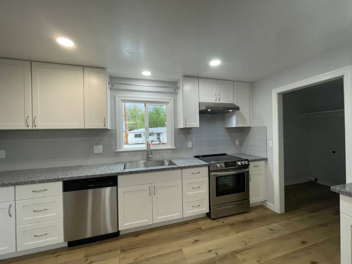 Apartment for rent at 148 & 1 2 Winema Way, Medford, OR 97501