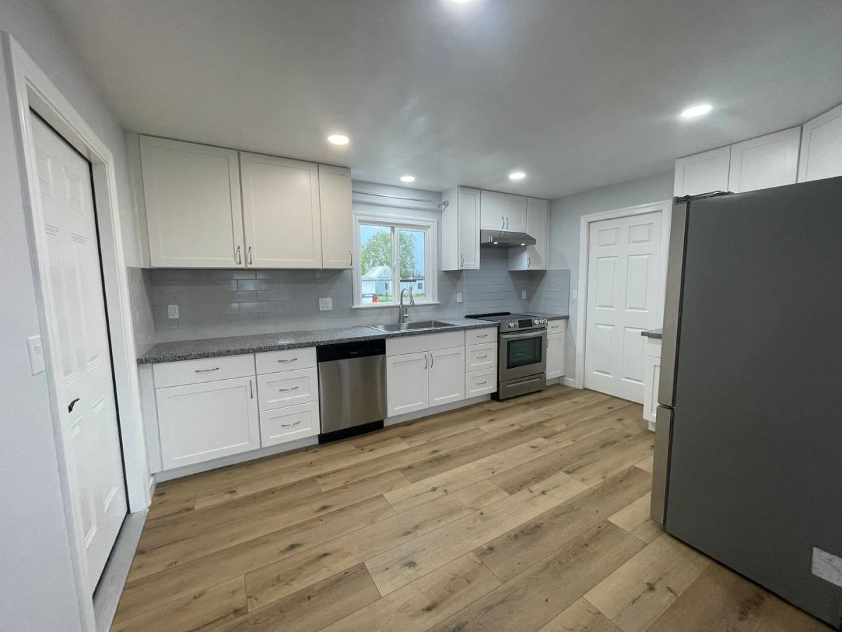 Apartment for rent at 148 & 1 2 Winema Way, Medford, OR 97501