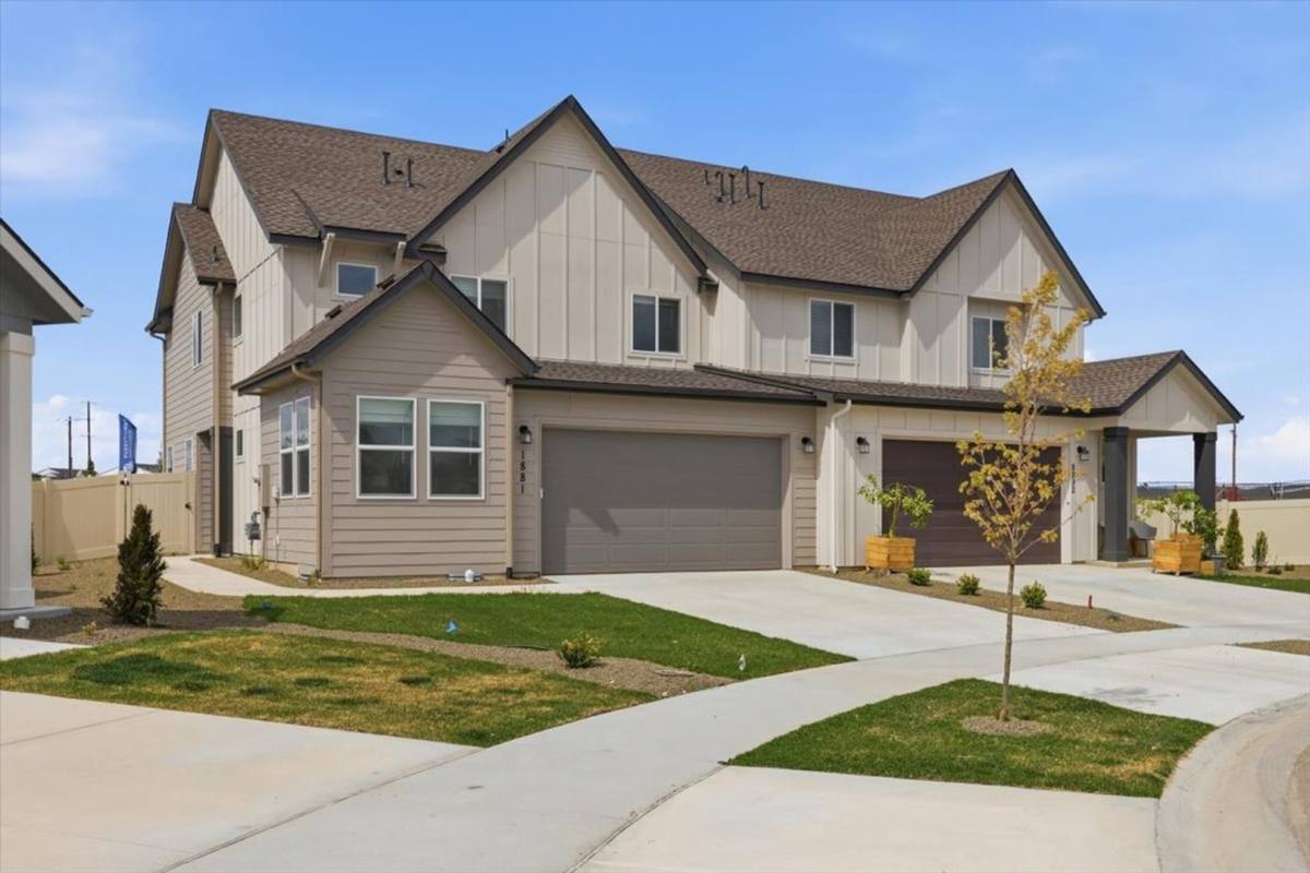 Townhouse for rent at 1881 N Big Star Ave, Eagle, ID 83616