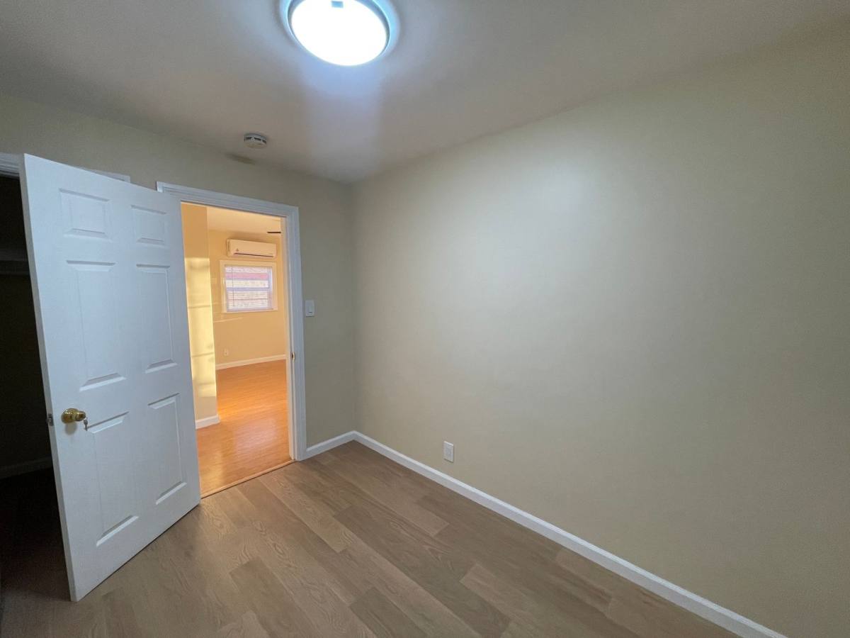 Apartment for rent at 1009 - 1011 Western Ave, Glendale, CA 91201