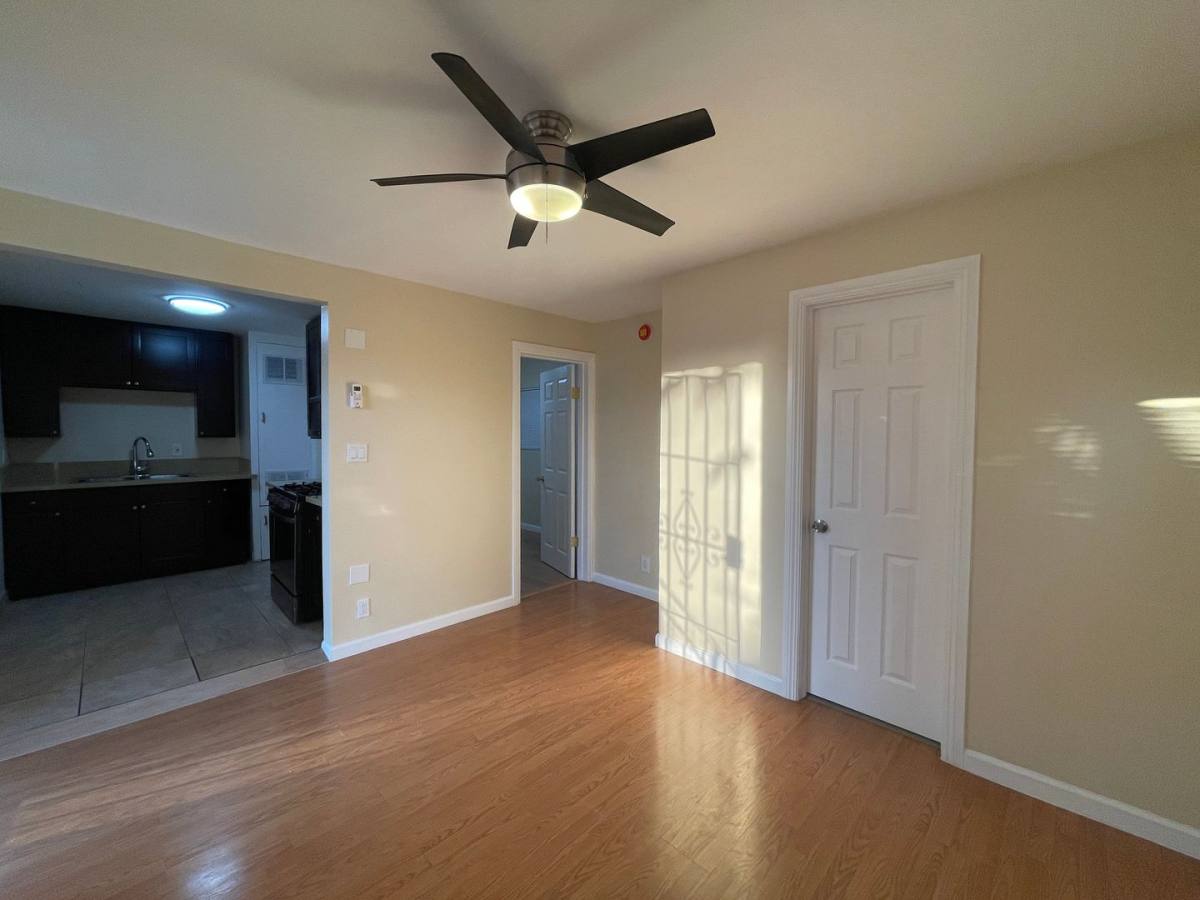 Apartment for rent at 1009 - 1011 Western Ave, Glendale, CA 91201