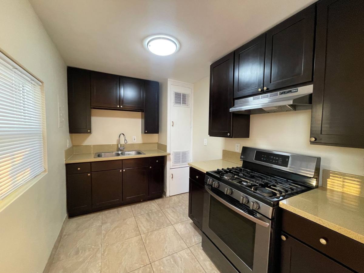 Apartment for rent at 1009 - 1011 Western Ave, Glendale, CA 91201