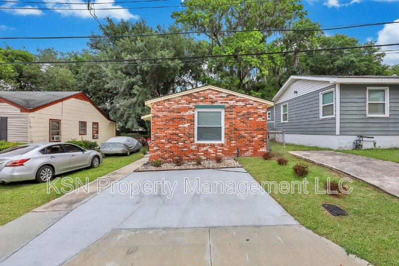 House for rent at 2010 Vermont Ave, Savannah, GA 31404