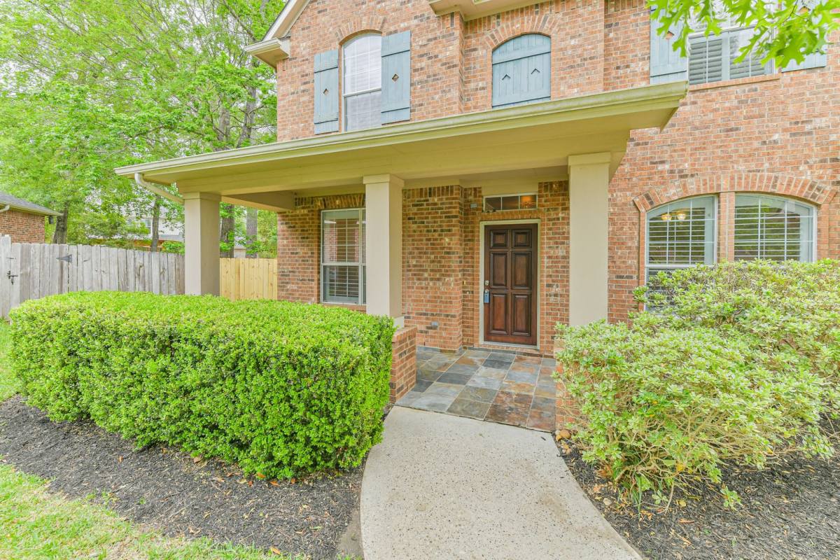 House for rent at 6 Cordella Place, Spring, TX 77382