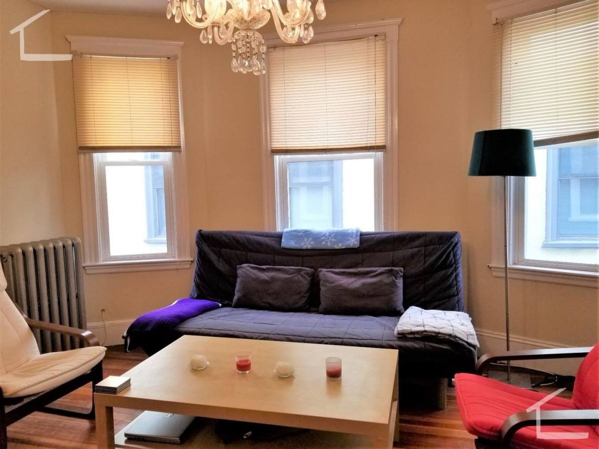 Apartment for rent at 116 Browne St #3, Brookline, MA 02446