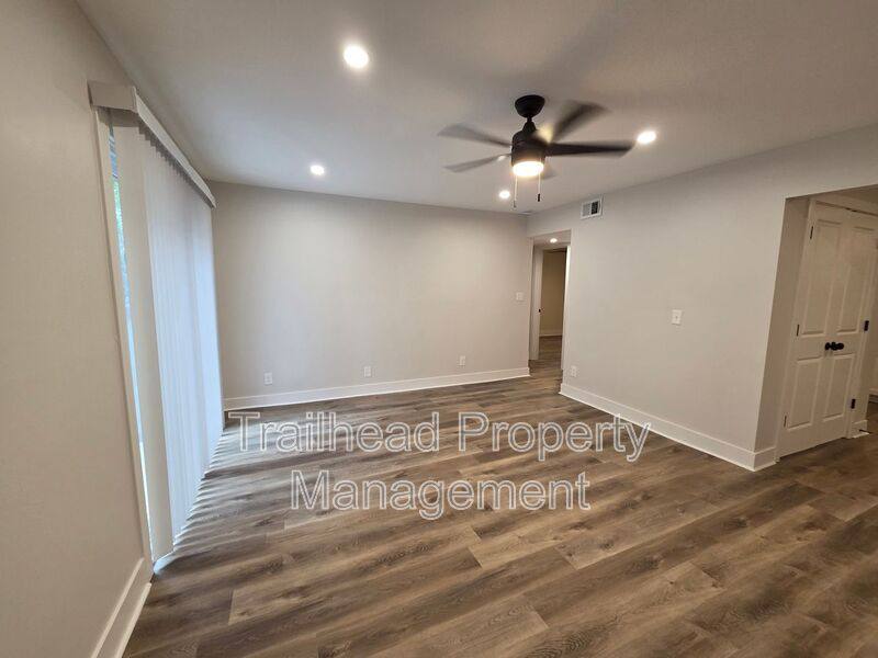 Apartment for rent at 1107 W 40th St #1, Kansas City, MO 64111