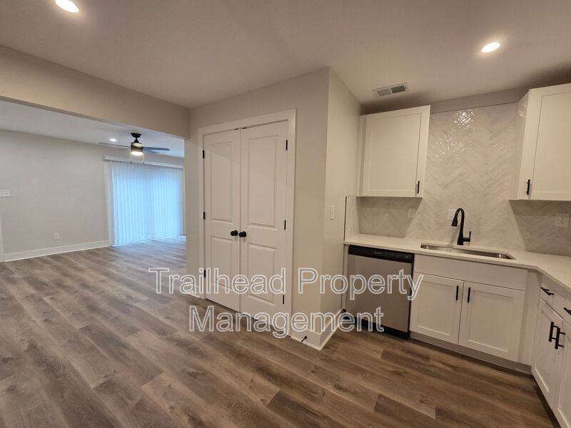 Apartment for rent at 1107 W 40th St #1, Kansas City, MO 64111