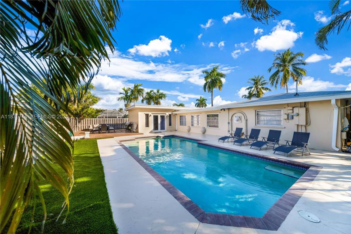 House for rent at 241 Oceanic Ave, Fort Lauderdale, FL 33308
