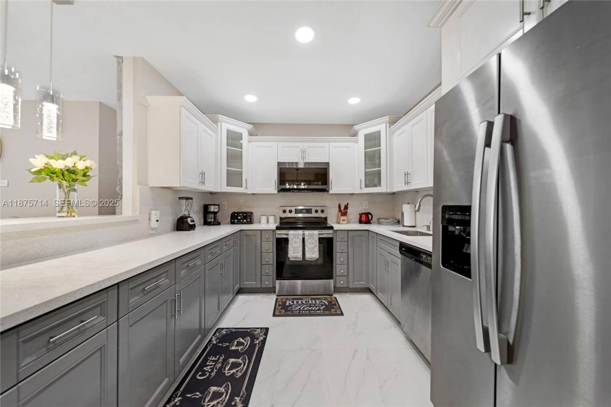 House for rent at 241 Oceanic Ave, Fort Lauderdale, FL 33308