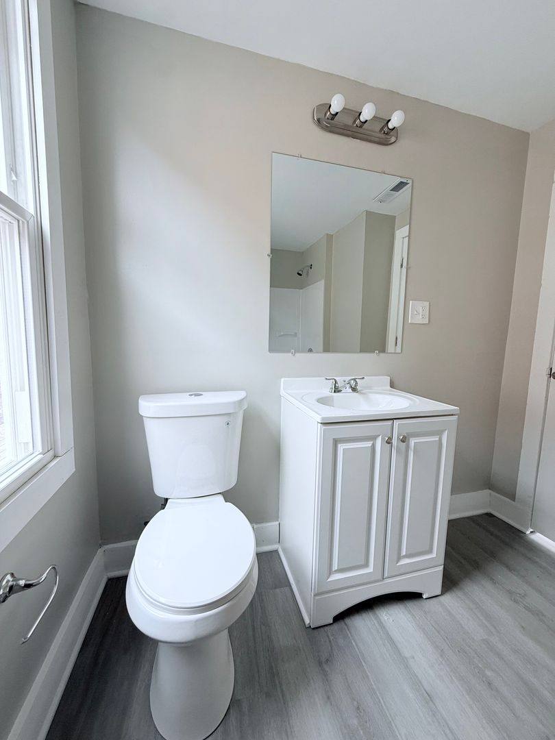 Apartment for rent at 1427 E 92nd St, Cleveland, OH 44106
