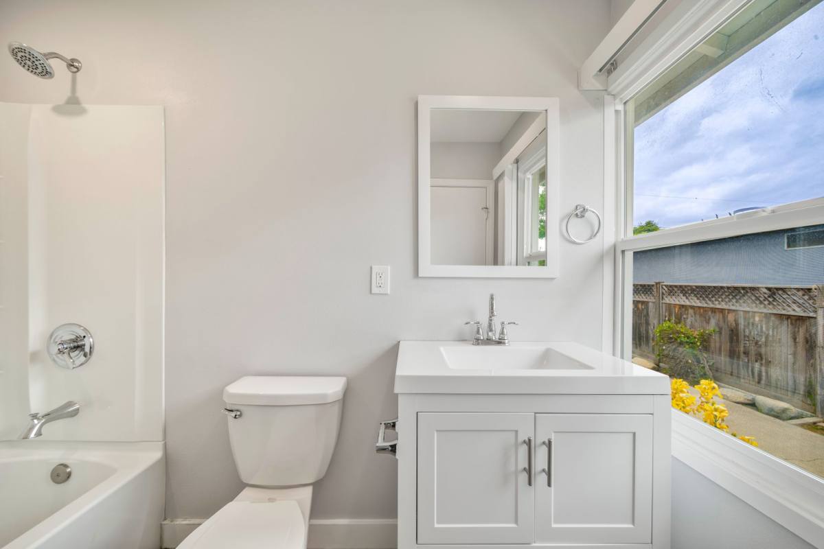 Townhouse for rent at 367 N Waverly St, Orange, CA 92866