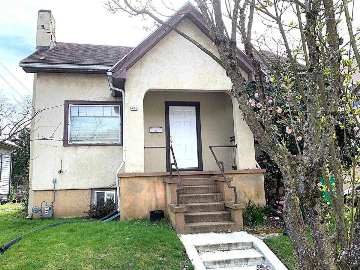 House for rent at 506 NE Russell St, Portland, OR 97212