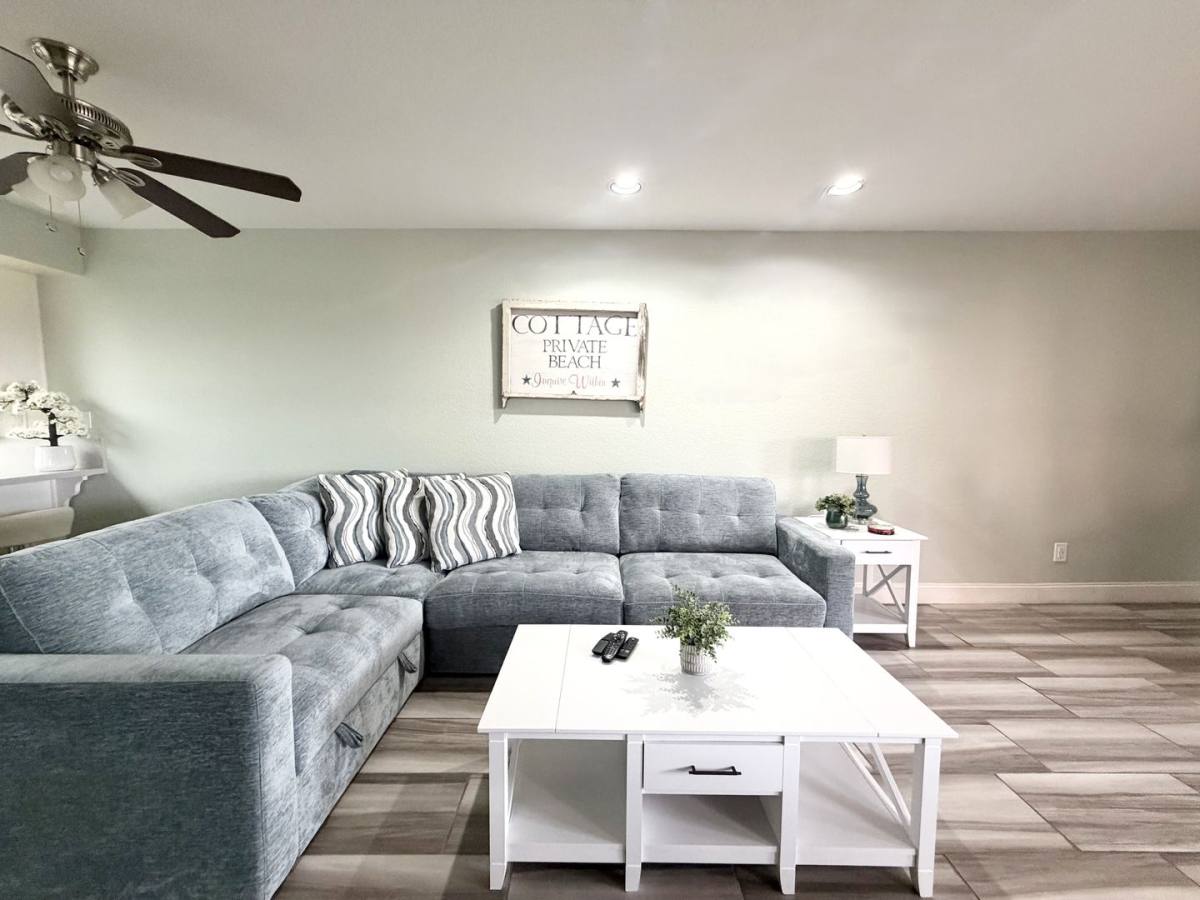 Apartment for rent at 500 E Amado Rd #510, Palm Springs, CA 92262