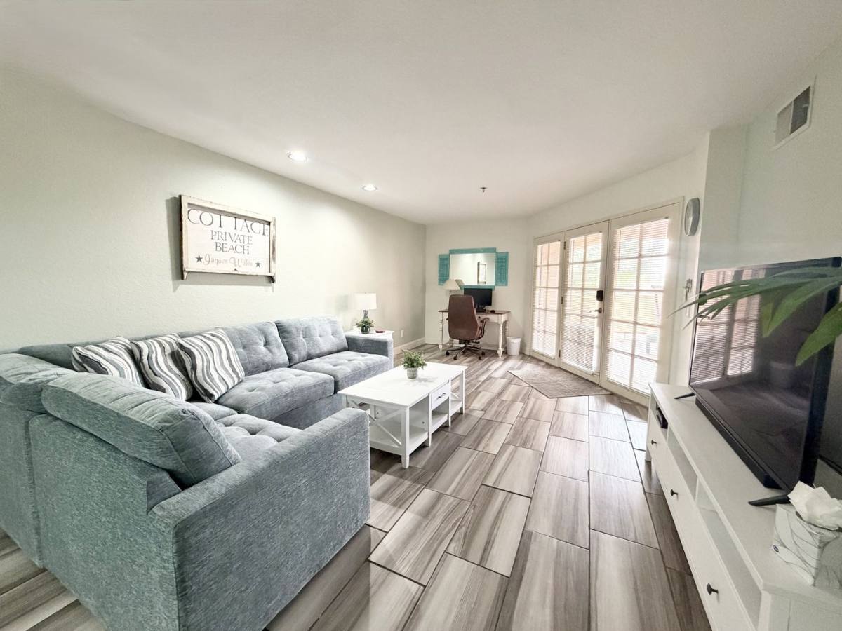 Apartment for rent at 500 E Amado Rd #510, Palm Springs, CA 92262
