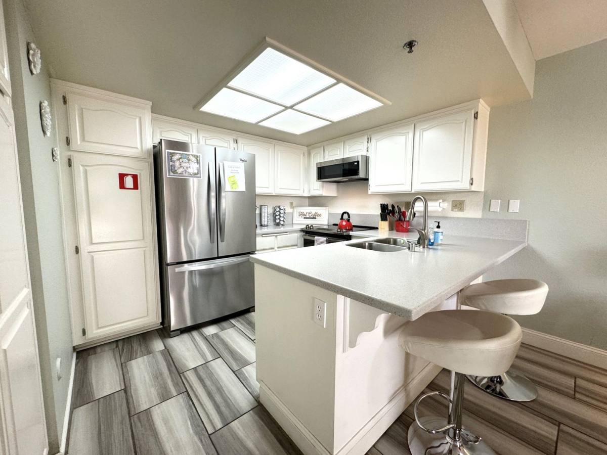 Apartment for rent at 500 E Amado Rd #510, Palm Springs, CA 92262