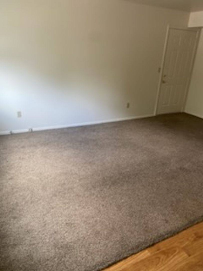 Apartment for rent at 425 6th Ave, Menominee, MI 49858