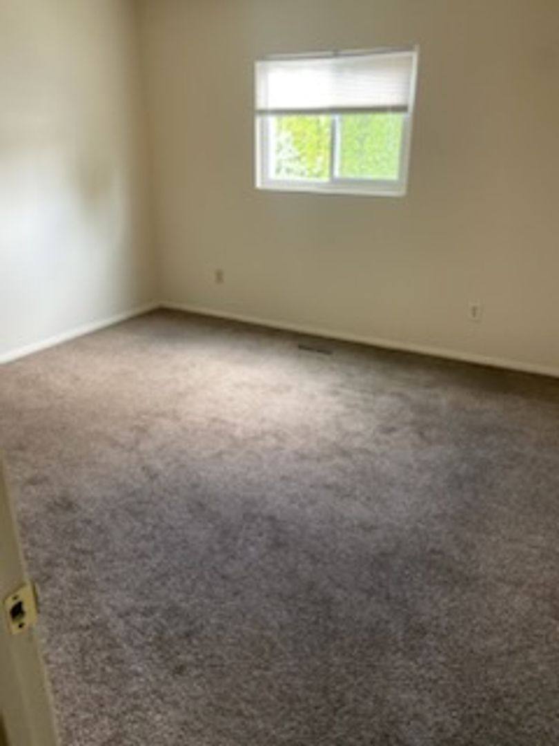 Apartment for rent at 425 6th Ave, Menominee, MI 49858