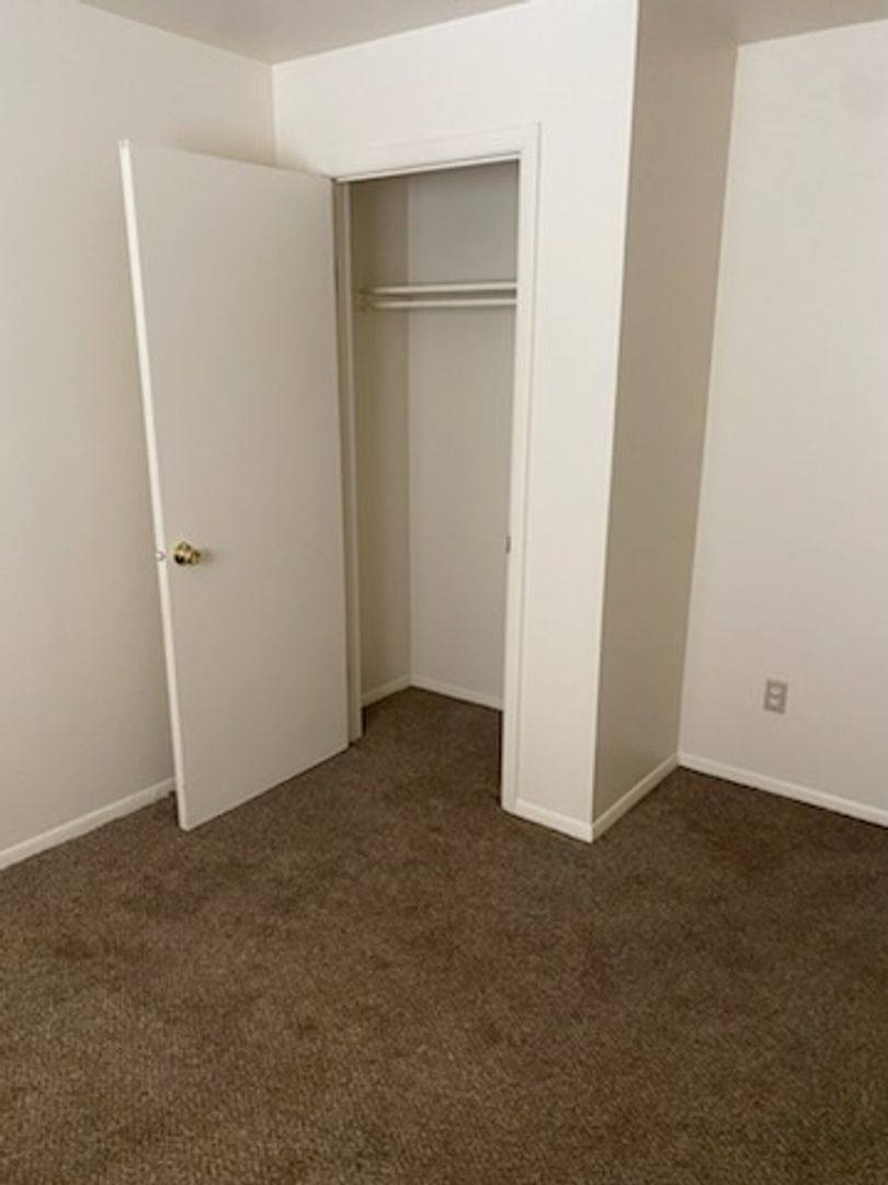 Apartment for rent at 425 6th Ave, Menominee, MI 49858