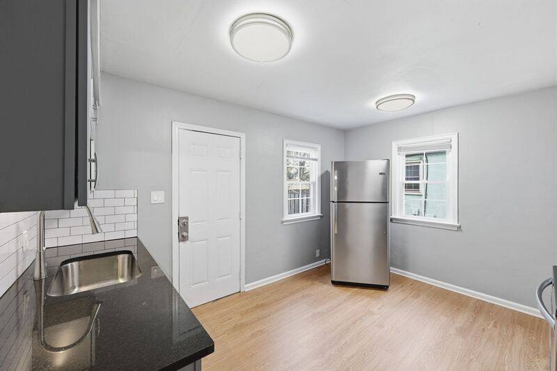 Townhouse for rent at 735 E Mithoff St, Columbus, OH 43206