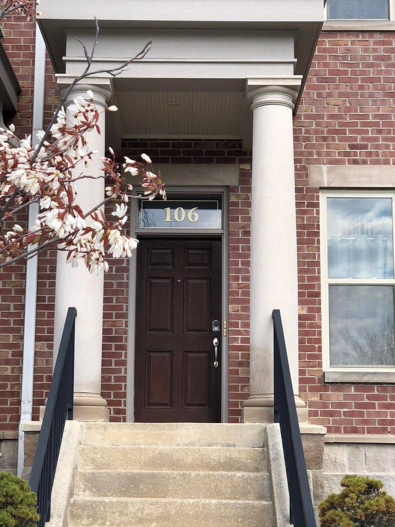 Townhouse for rent at 106 S Niles Ave, South Bend, IN 46617