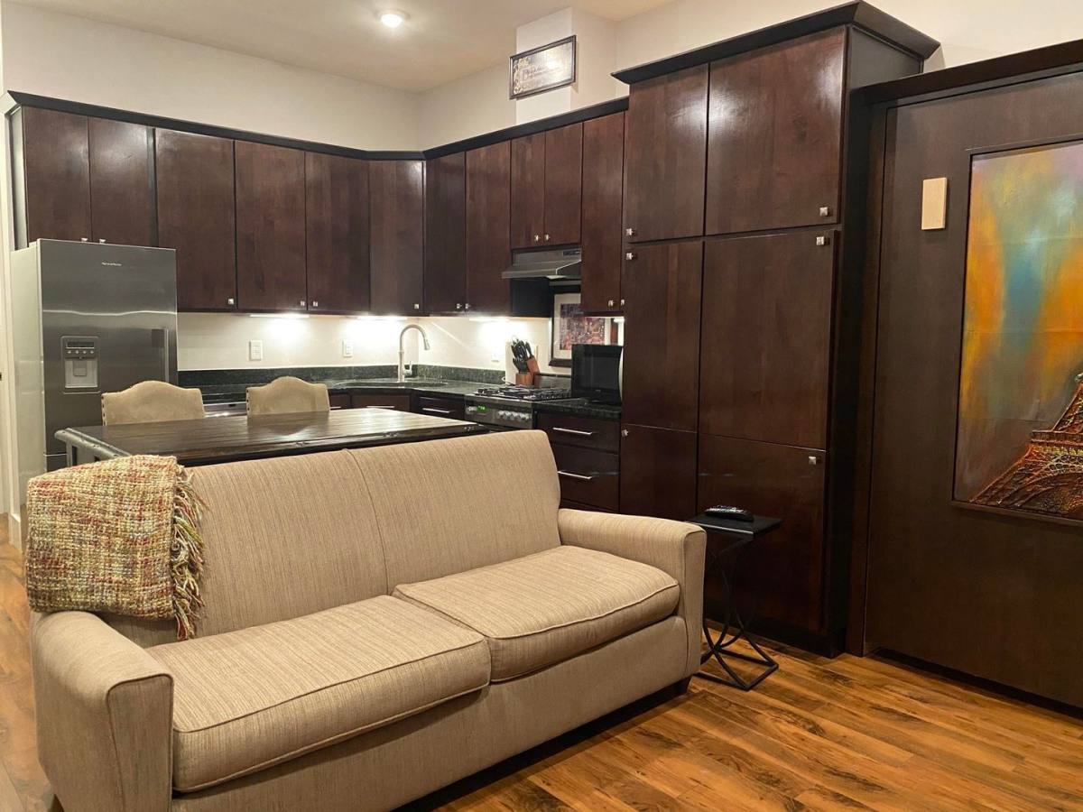 Townhouse for rent at 106 S Niles Ave, South Bend, IN 46617
