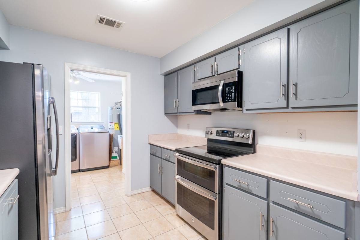 House for rent at 2823 Lake Silver Rd, Crestview, FL 32536