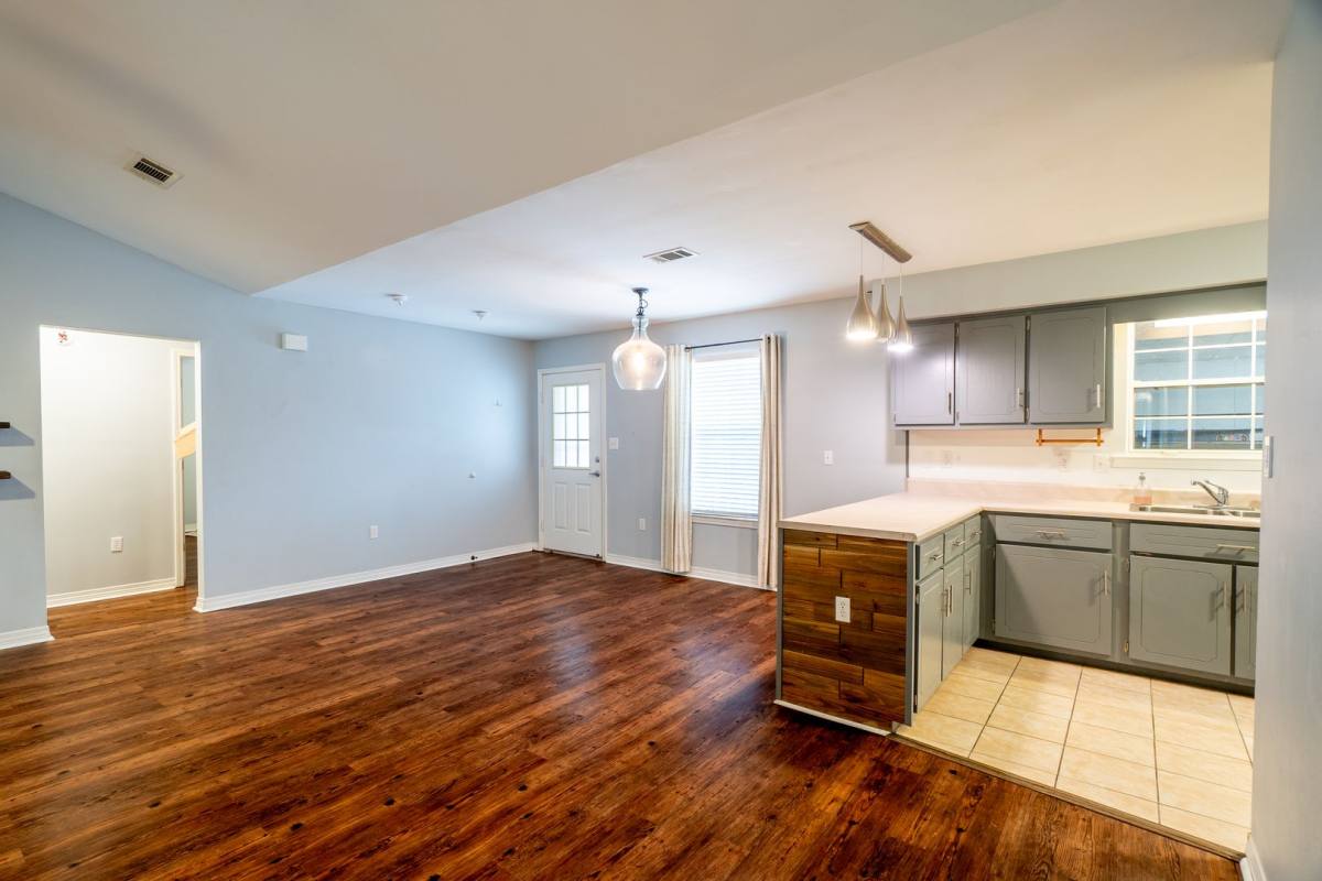 House for rent at 2823 Lake Silver Rd, Crestview, FL 32536