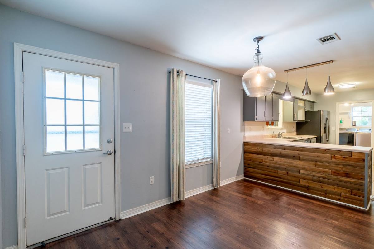 House for rent at 2823 Lake Silver Rd, Crestview, FL 32536