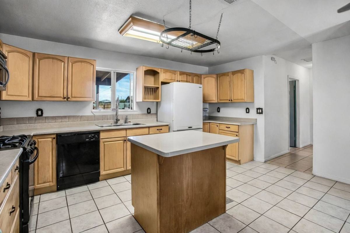 Apartment for rent at 7565 Sherman Hoyt Ave, Twentynine Palms, CA 92277