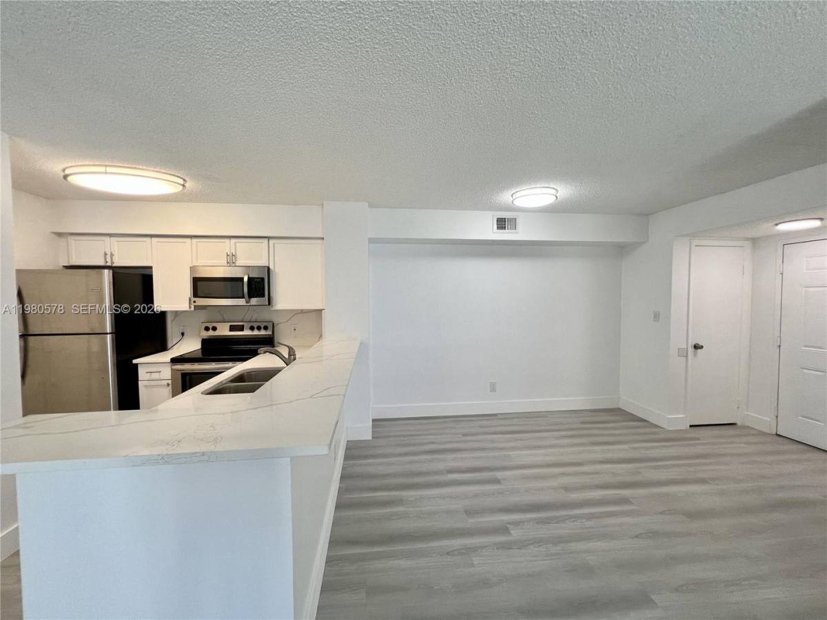 Apartment for rent at 640 S Park Rd 12-4, Hollywood, FL 33021