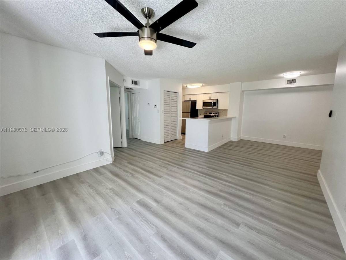Apartment for rent at 640 S Park Rd 12-4, Hollywood, FL 33021