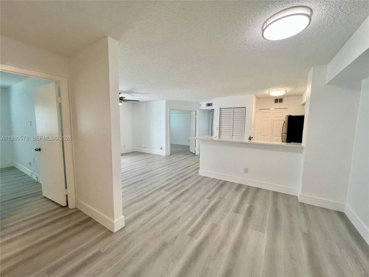 Apartment for rent at 640 S Park Rd 12-4, Hollywood, FL 33021
