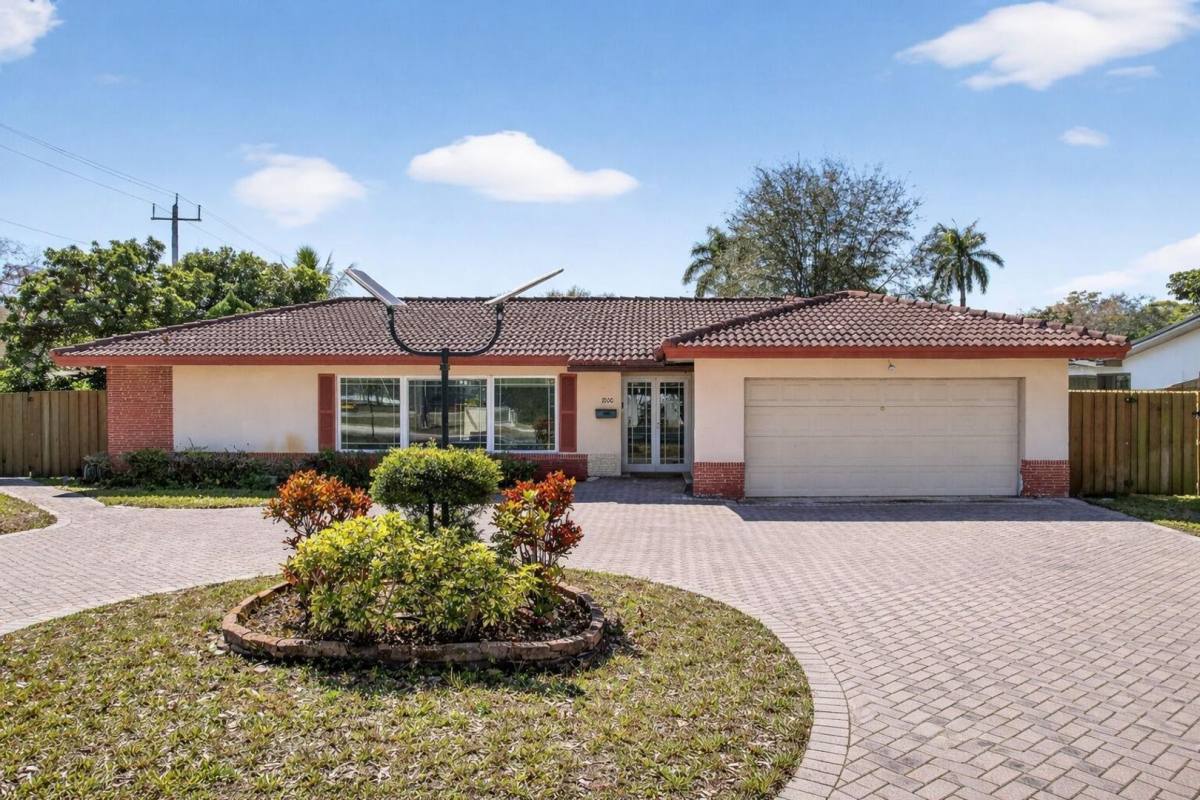 House for rent at 7000 Plantation Rd, Fort Lauderdale, FL 33317