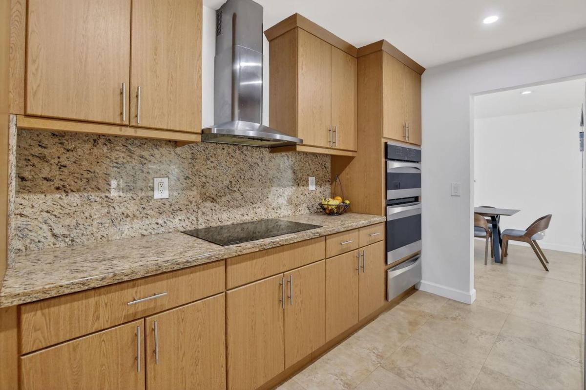 House for rent at 7000 Plantation Rd, Fort Lauderdale, FL 33317