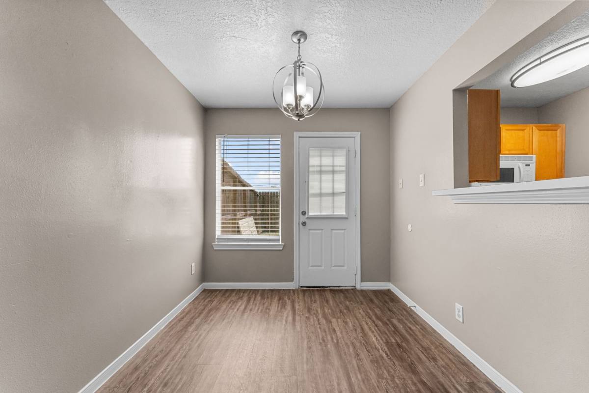 Townhouse for rent at 100 Green Isle Ave, Dickinson, TX 77539