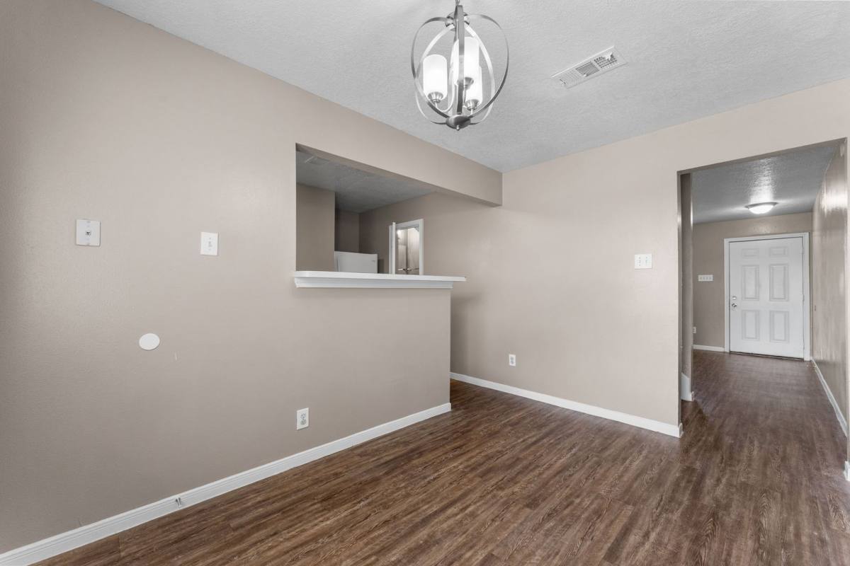 Townhouse for rent at 100 Green Isle Ave, Dickinson, TX 77539