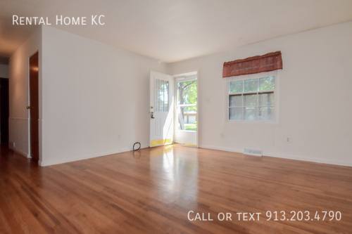 House for rent at 9010 W 101st St, Overland Park, KS 66212