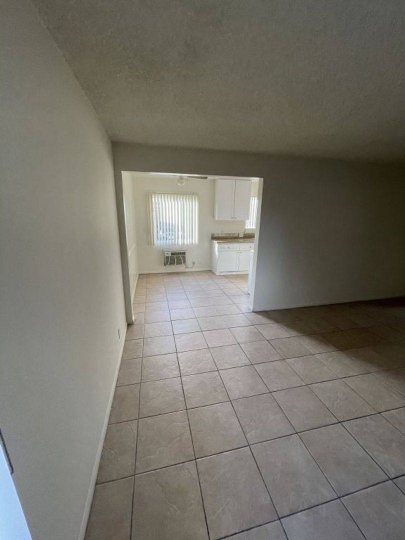 Apartment for rent at 8425 Amigo Ave, Northridge, CA 91324