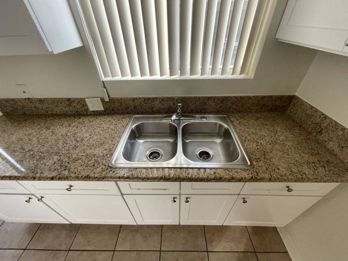 Apartment for rent at 8425 Amigo Ave, Northridge, CA 91324
