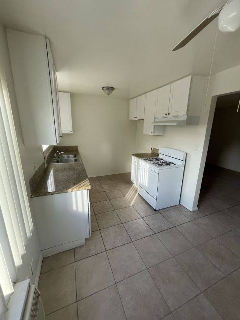 Apartment for rent at 8425 Amigo Ave, Northridge, CA 91324