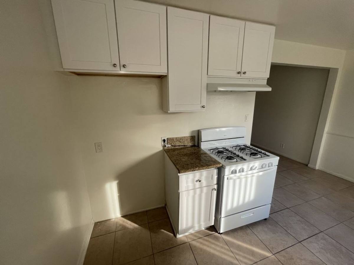 Apartment for rent at 8425 Amigo Ave, Northridge, CA 91324