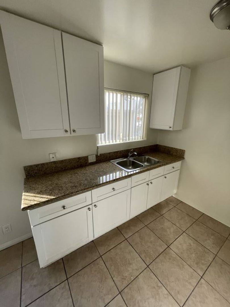 Apartment for rent at 8425 Amigo Ave, Northridge, CA 91324