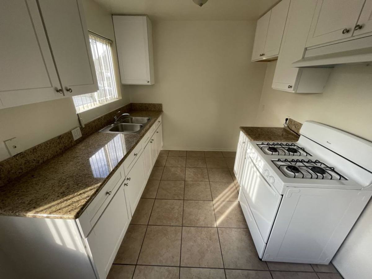 Apartment for rent at 8425 Amigo Ave, Northridge, CA 91324