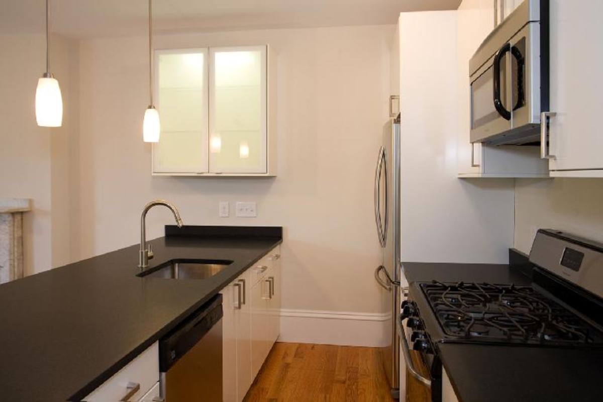 Apartment for rent at 656 Massachusetts Ave #A2, Boston, MA 02118