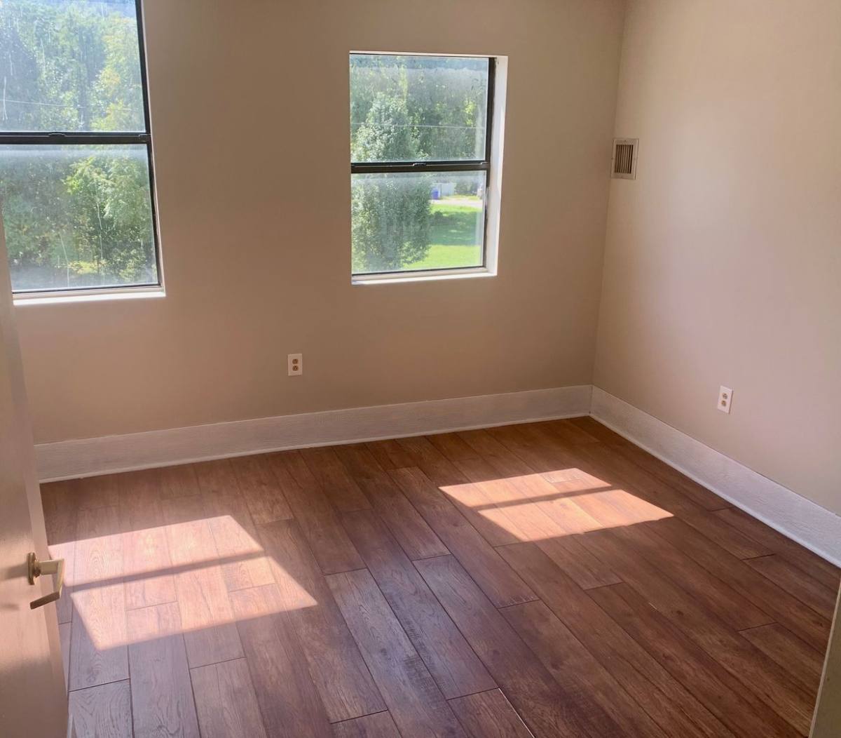 Apartment for rent at 201 Sewanee St, Harriman, TN 37748