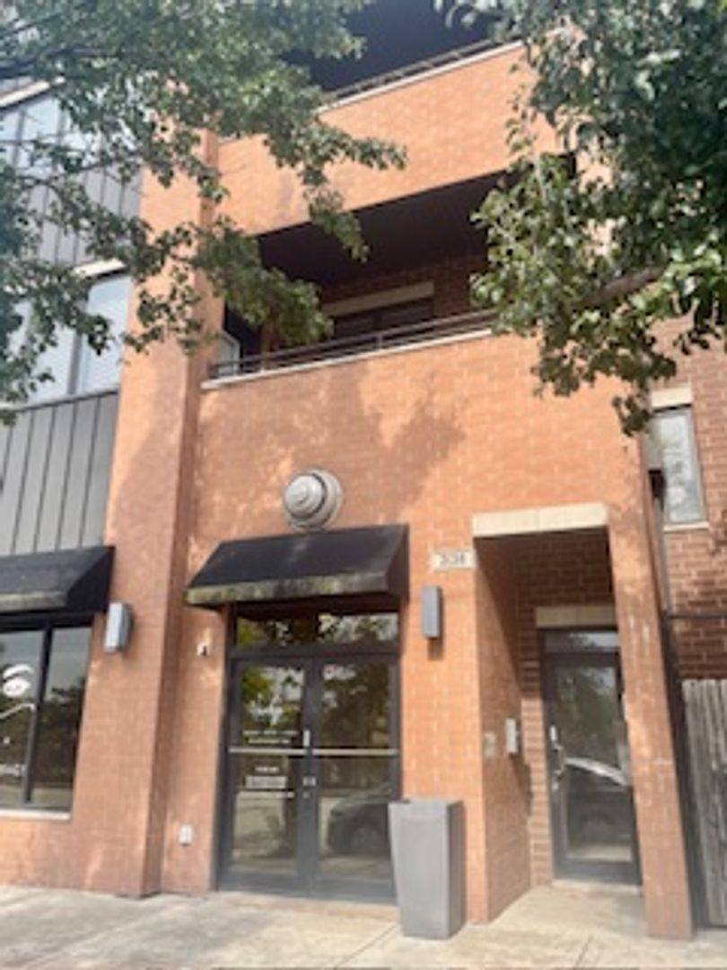Condo for rent at 2128 W Van Buren St #2, Chicago, IL 60612