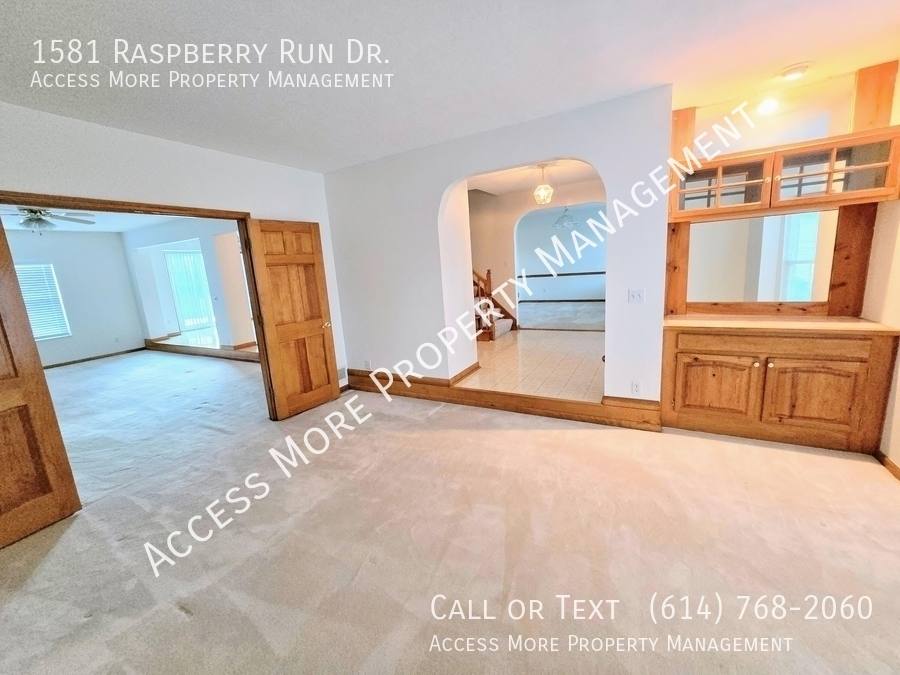 House for rent at 1581 Raspberry Run Dr, Columbus, OH 43204
